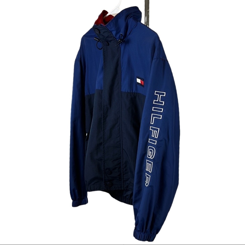 Vintage 1990s Tommy Hilfiger Jacket Windbreaker with spell out HILFIGER sleeve - Picture 9 of 14